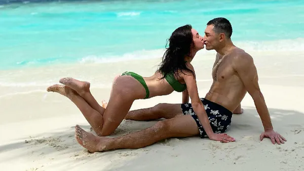 Серенада для мамки и казусы дома: жена Степаненко показала закулисье семейных будней