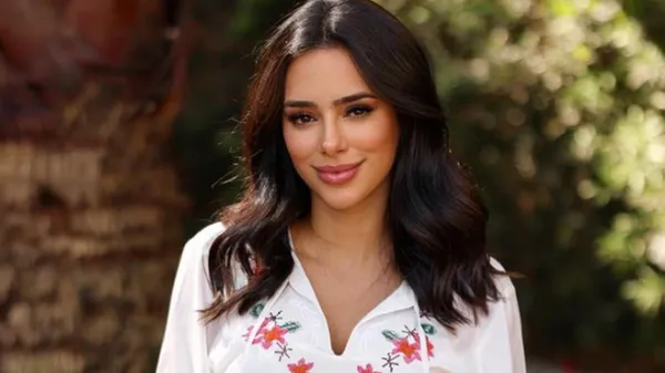 Бывшая девушка Неймара показала новую любовь в бассейне – милые фото