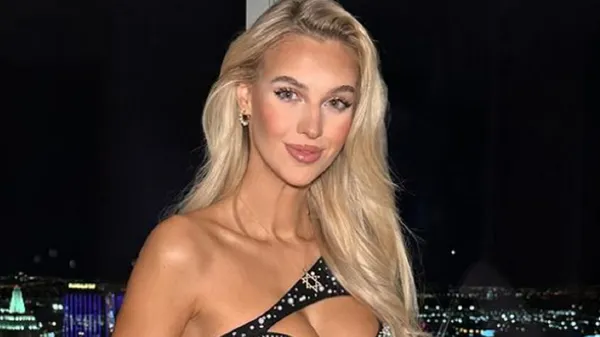 Найсексуальніша фанатка Тома Брейді зриває дах ідеальними формами