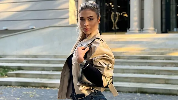 Вже залізла на шию: зіркова дочка оборонця Шахтаря полюбляє дивитися на все зверху – мама не проти