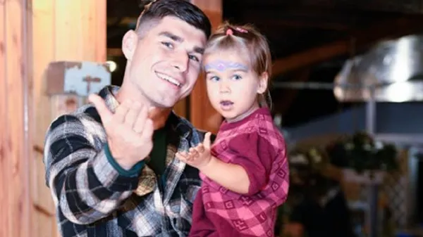 Український футболіст придумав свої американські гірки для доньки – кумедне відео