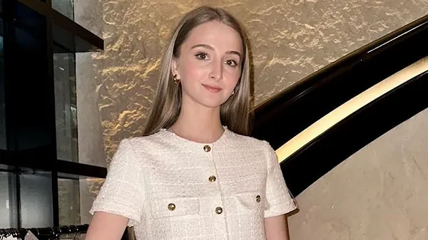 Дехто бачить солодкі сни біля пасії Миколенка – схоже, що Віталій не проти