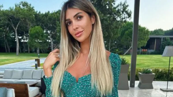 "Мам, давай літай": син Яремчука придумав розваги на швабрі – це варто бачити