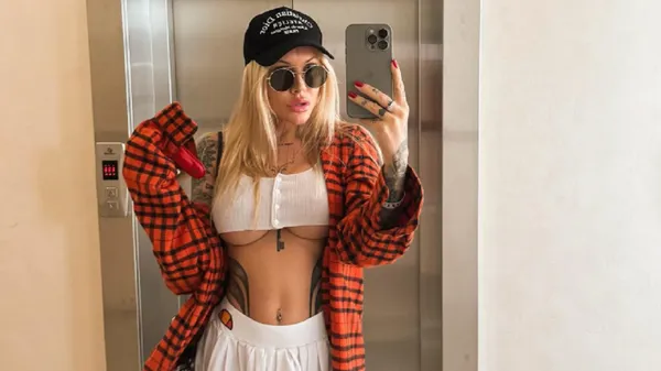 Гаряча Морозюк зазіхає на титул найсексуальнішої білявки – фани божеволіють