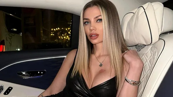 Колишня зірки Динамо засвітила дороге авто – лялю, яка поставила на вуха весь Київ, зацінив син