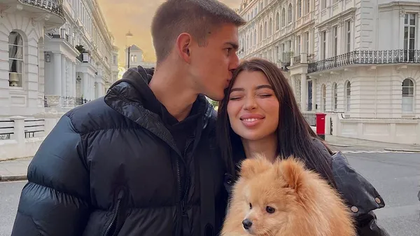 "З улюбленим гравцем": українська любка хавбека Брентфорда та її любов до футболіста – зворушливо