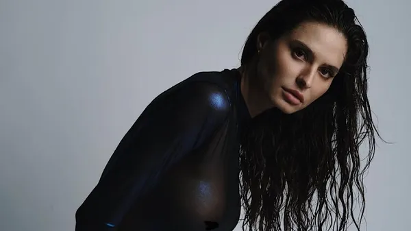 Відома фітнес-зірка та букет квітів у її трусиках – і все це заради одного