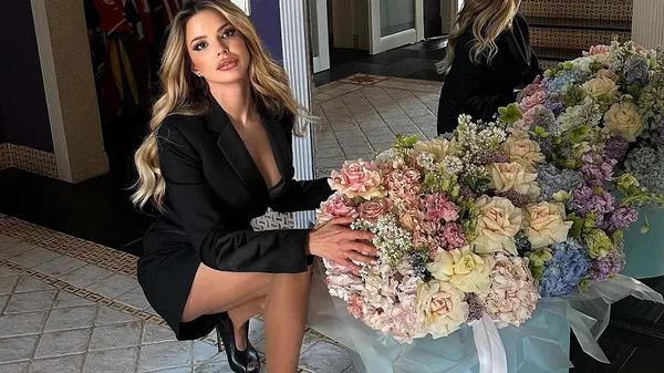 Сексапільна дружина Гусєва кохається у Парижі – легенда Динамо відповідає дівчатам на всі інтриги