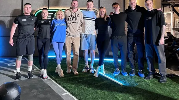 Морозюк сексуально осідлала Мілевського на відкритті закладу гравця Динамо – той ледь тримається