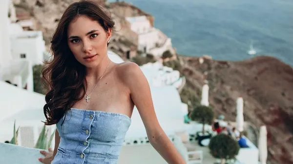 Дівчина хавбека Шахтаря та її екзотичний відпочинок – футболіст кайфує від світлин коханої