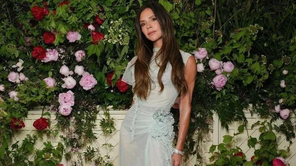 Зіркова ніч у Лондоні: Вікторія Бекхем позує з зірками Голлівуду