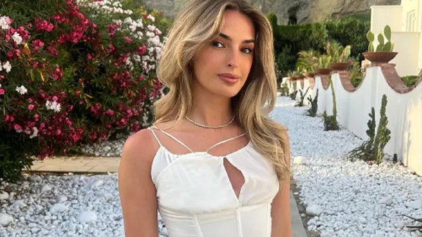 Неймовірна партнерка зірки Ман Сіті в екстремальному міні підкорює новий вид спорту – це не футбол