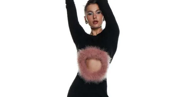 Потрясающая возлюбленная игрока Динамо разводит секс на публику – топит лед