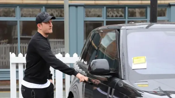 "Побачення" зірок МЮ на розкішному сніданку завершилося неприємним сюрпризом – різна реакція