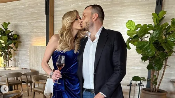 Легенда Динамо відсвяткував День народження – отримав палкий поцілунок від дружини