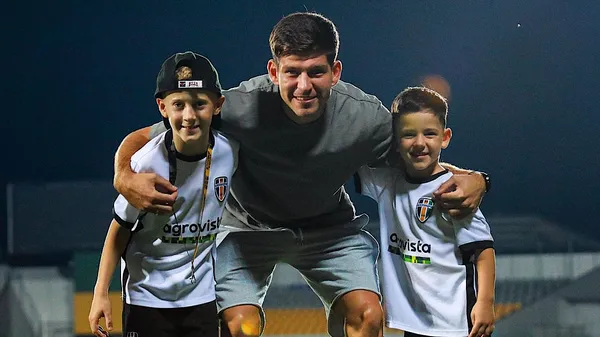 "С дебютом и голиком, сын": маленькая копия капитана Александрии зажигает – гордость Ковальца