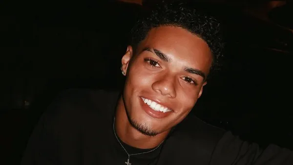 Сын Роналдиньо настолько поразил Барселону, что его сразу же выгнали – быстро нашли новую профессию