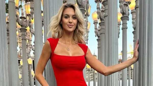 Найсексуальніша зірка OnlyFans показала все, коли ефектно пройшлася – чоловіча згуба