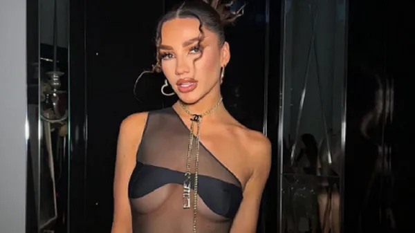 Гаряча екс-пасія одноклубника Миколенка стильно позує і згадує напад грабіжників у домі футболіста