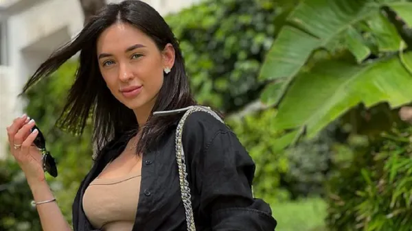 Саранча окружила жену Степаненко: страшно представить, что такое могло произойти