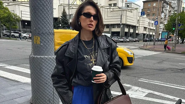 Друга половинка оборонця Динамо здивувала своїм образом – чоловіча білизна та шкіряне пальто