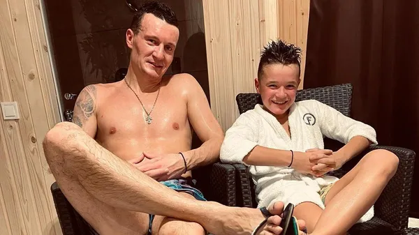 Дружина Федецького у компанії сина відвідала топ-матч ЛЧ – Адріан уже розриває Європу голами