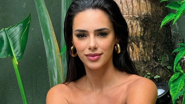 Екс-кохана Неймара радує прихильників пікантним фото – засмагає під палким сонцем