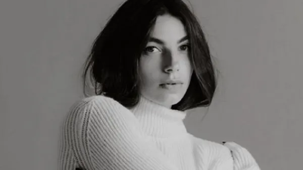 Краса, гідна Гуллівуду: Бех-Романчук підкорює серця стрункими ніжками в спокусливому купальнику