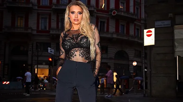 "Зробила це знову": друга білявка та ведуча Шахтаря похизувалася гнучкістю свого тіла – ефектно