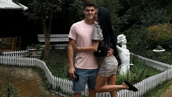 "Срочно надо бутылка вина": жена кипера Кривбасса уже не выдерживает – она обучает сына чтению