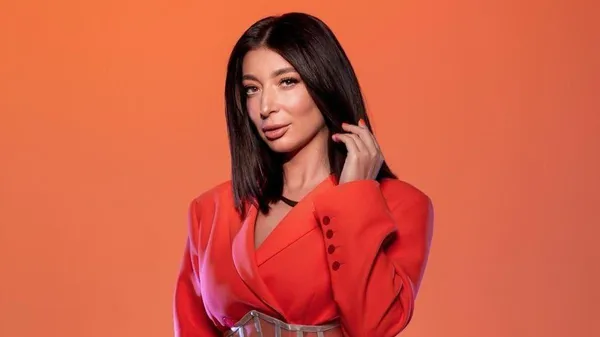 "Папарацци за мной следят": пока Ракицкая делала зарядку, ее фотографировали – показала, кто это был