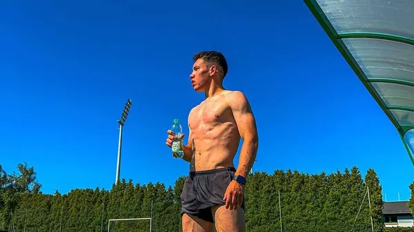 Заберут месячную зарплату: украинский футболист, который феерит в Европе, шокирован такими штрафами