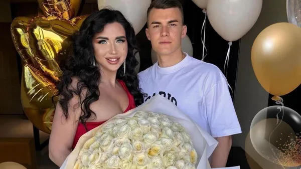 Романтик ще той: Кочергін подарував дружині чарівні квіти – Карина не може натішитись