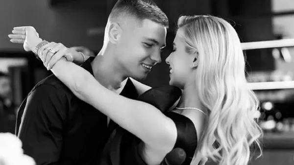 "Дома постоянно цветы": Савина засветила искры в глазах от неожиданных сюрпризов – фотодоказательство