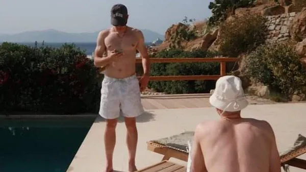 Миколенко в компанії іншого українця з АПЛ – їхній курорт з любками вражає