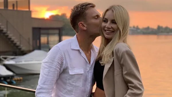 Брутальний образ: дружина півзахисника Дніпра-1 вражає знаннями модних тенденцій – вона є прикладом