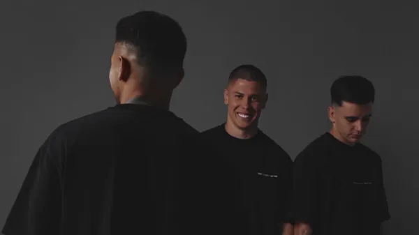 Дубінчак, Попов та Шапаренко разом зі своїми коханими яскраво "чілять" – без футболу не обійшлося