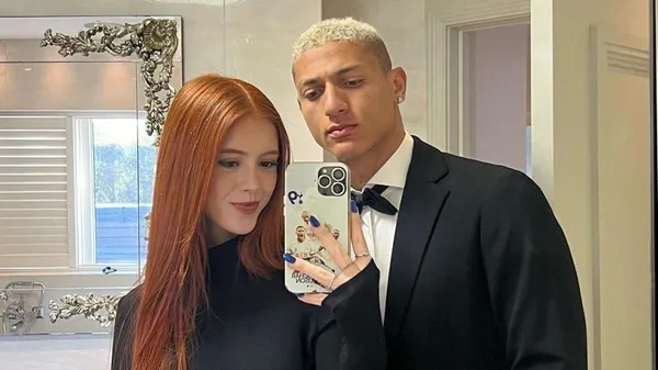 "Лучший романтик": Ришарлисон шокировал фанатов новыми фотографиями – обнимается с девушкой