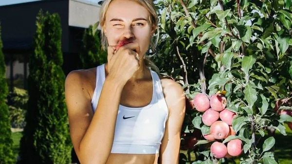 Відома українська легкоатлетка зачаровує фанів своєю посмішкою – випромінює щастя та спокій