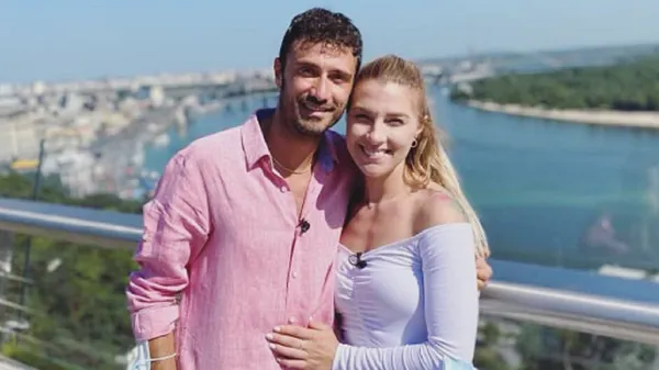 Харлан та її коханий-італієць ніжаться під променями сонця на Бора-Бора – показала довершену форму