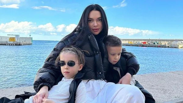 Сини Кравця занурились у вивчення французької мови – матуся слідкує