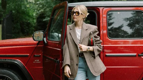 Влада Зінченко заробляє більше за розкішну дівчину Беллінгема – всі секрети спокусливих жінок Євро