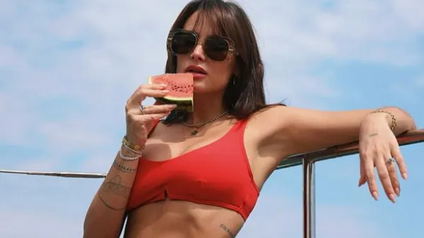 Приголомшлива донька легенди Челсі шалено вигинається у спідній білизні – фани не можуть встояти