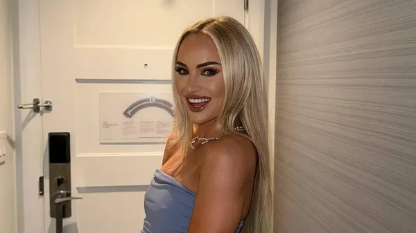 "Прекрасна, як завжди": зваблива футболістка без бюстгальтера підкорила Голлівуд, а фанати палають