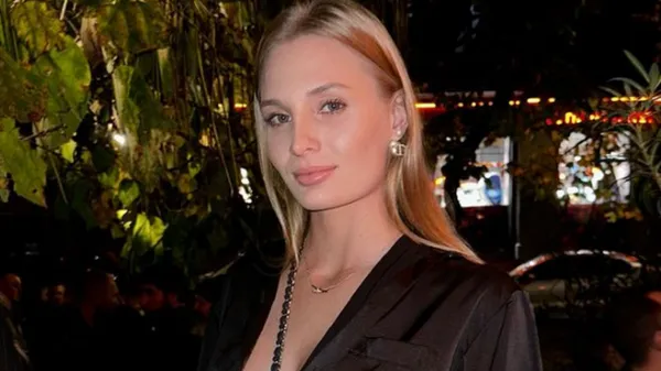 Чарівна Ястремська затьмарила природну красу своєю вродою – вогняні фото