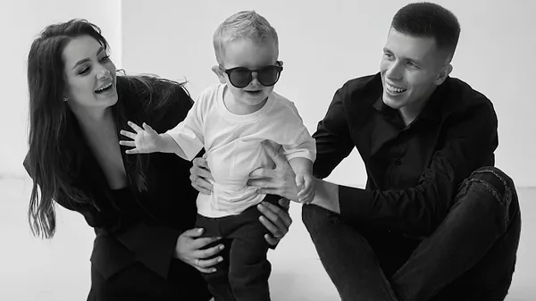 "Час тренуватися": син Піхальонка в ігровій формі Дніпра-1 бігає з м'ячем по готелю Руха – талант