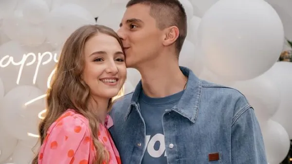 "Люблю тебе": Миколенко під час травми не забуває радувати кохану несподіваними сюрпризами