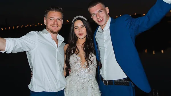 Гравець Динамо похвалився кадрами з весілля – побачив брата з-за океану вперше за 15 років