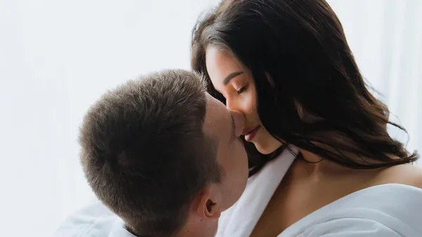 "З днем народження, моя любов": Сироту привітала гаряча красуня – таким футболіста ще не бачили