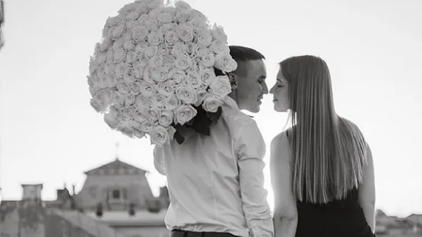 Захисник Вереса зробив пропозицію руки і серця своїй коханій – довів дівчину до сліз